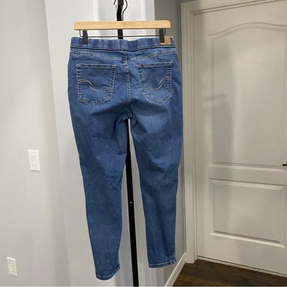 Levi’s Totally Shaping pull-on jeans 31x28 Sz 12S Blue Stretch Denim Jean - Picture 8 of 8